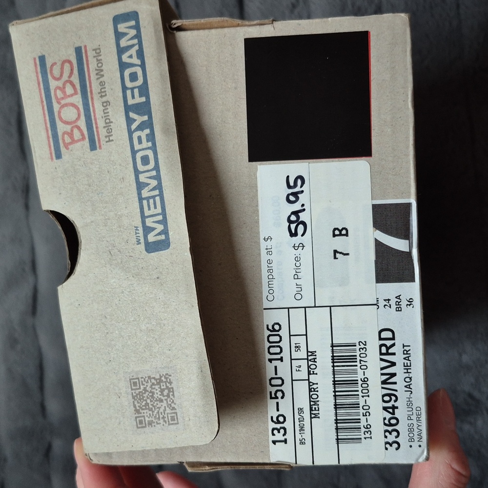 Heart Printed Size 7 BOBS from Skechers Slip-Ons W Memory Foam, New With Tags! - Picture 7 of 8